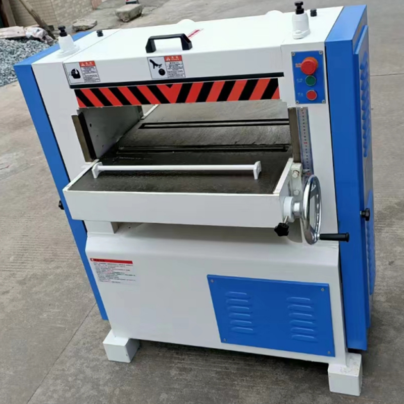 Przemysłowa automatyczna strug – Woodworking Machines recenzja i cena